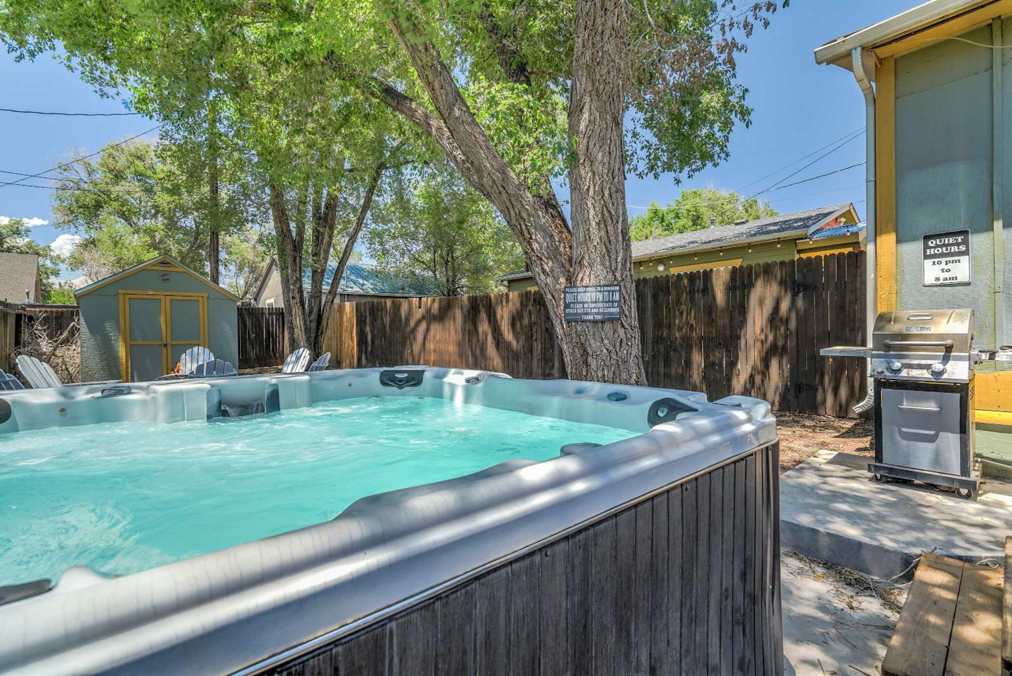 The Vibrant Victorian Hot Tub & Fire Pit In Occ Colorado Springs Exterior foto
